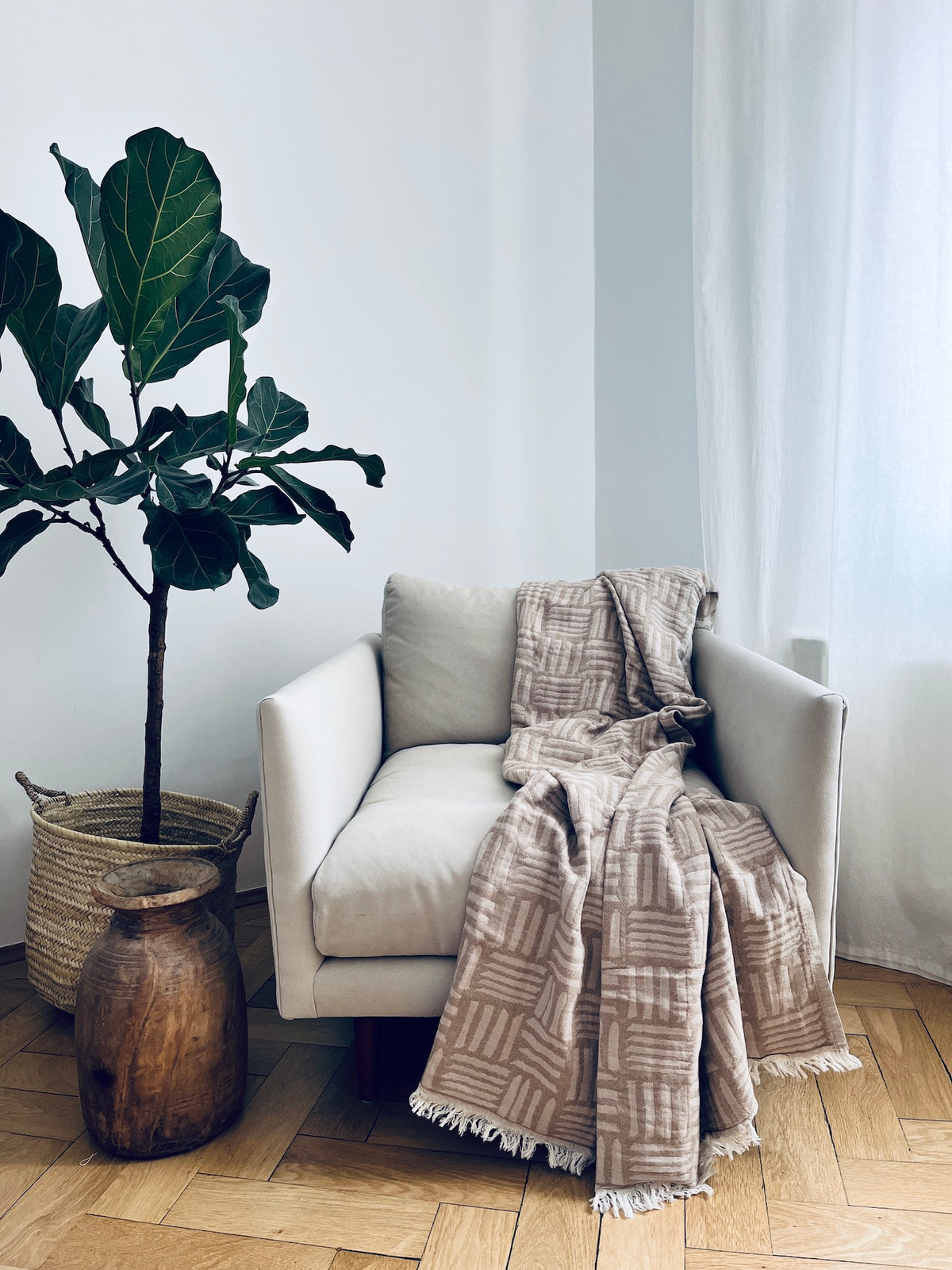 Baumwolldecke auf Sofa oder Sessel. Auch als Bettüberwurf 