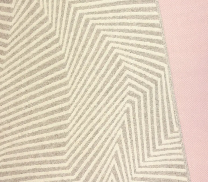 WOLLDECKE - ZEBRA BEIGE