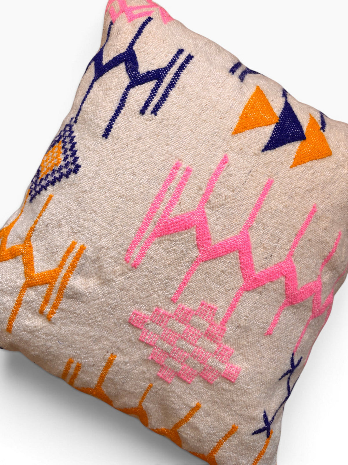 LEY! Kissen - Colorful Line 60x60 cm, beige mit pink, blau & orange Geometrie, handgefertigt von LEY!.