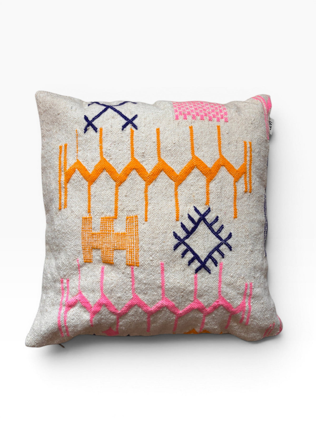 LEY! Kissen - Colorful Line - 60 x 60 cm mit cremefarbener Schurwolle, geometrischer Stickerei in Pink, Orange und Blau.