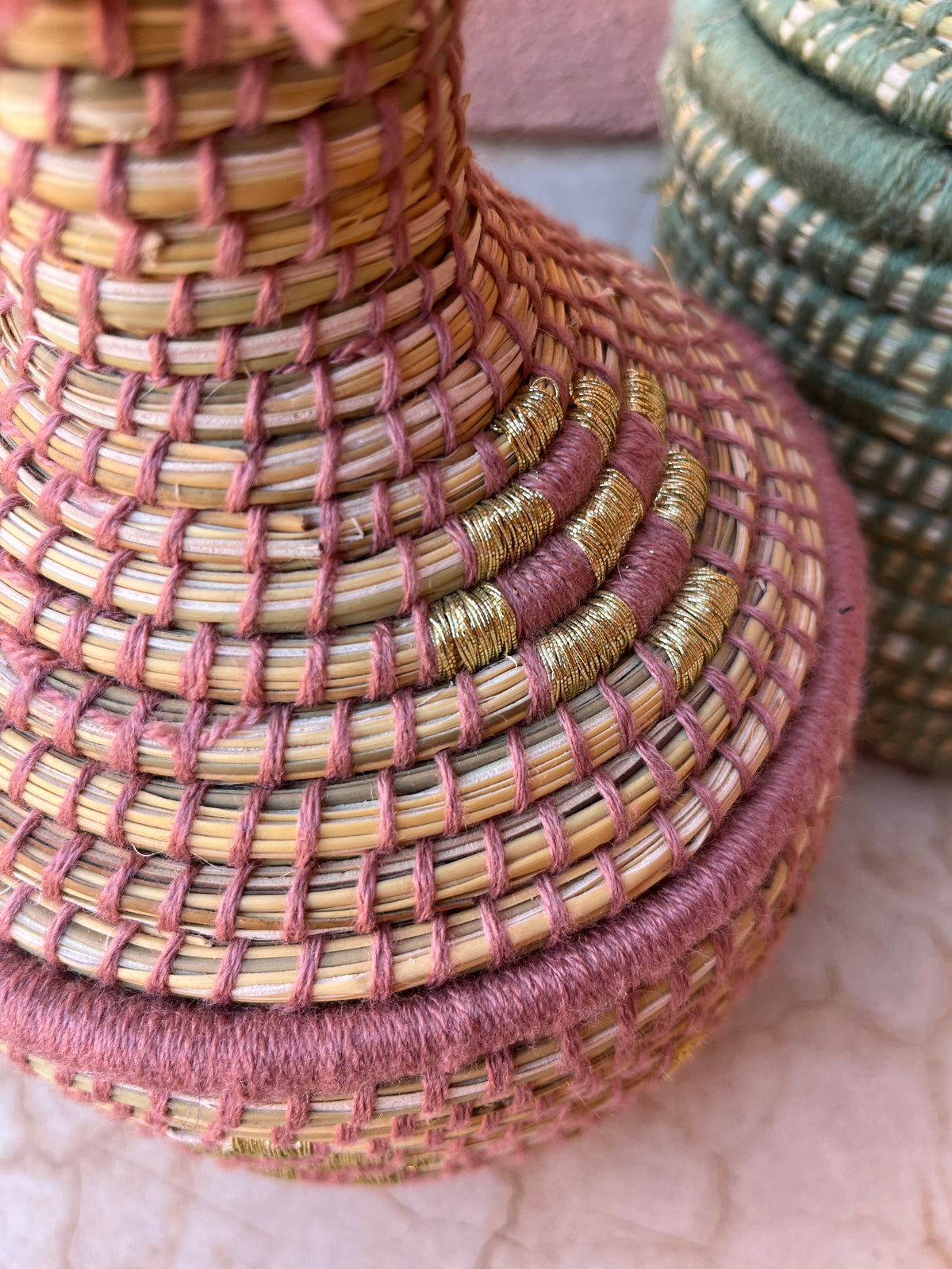 KORB MIT DECKEL - ROSA