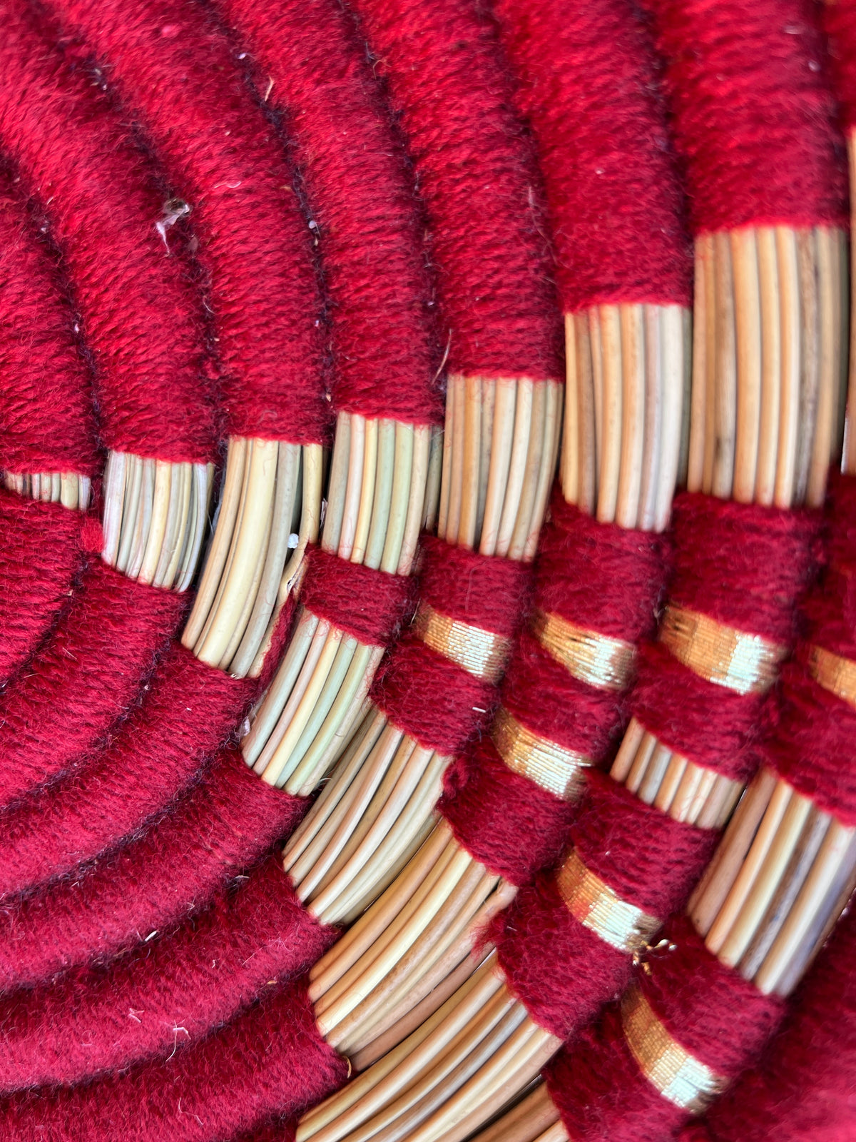 KORBTELLER - DUNKELROT