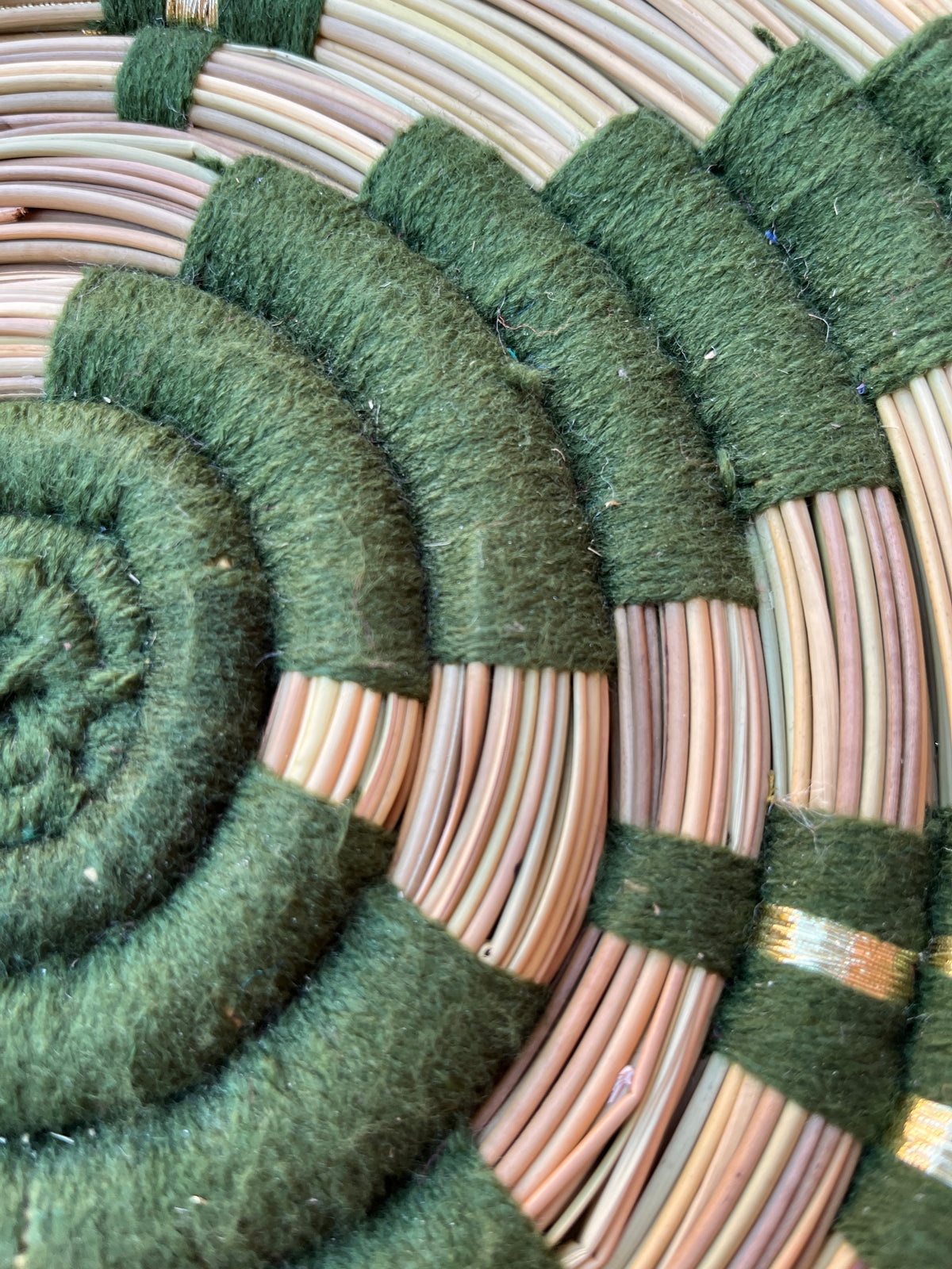 KORBTELLER - OLIVGRÜN