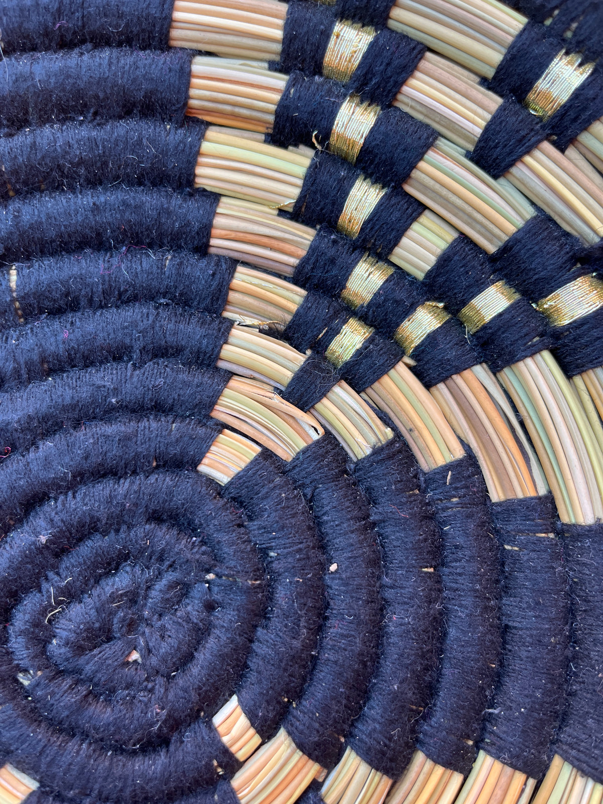 KORBTELLER - SCHWARZ