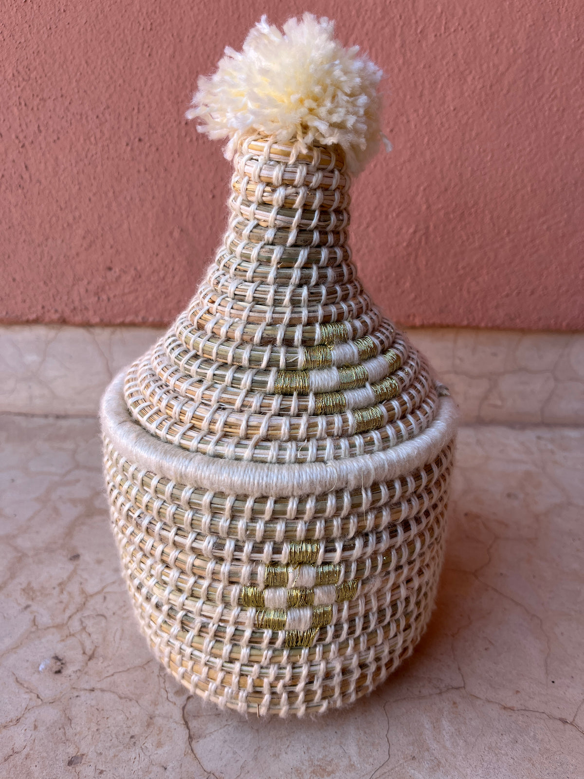 KORB MIT DECKEL - WEISS