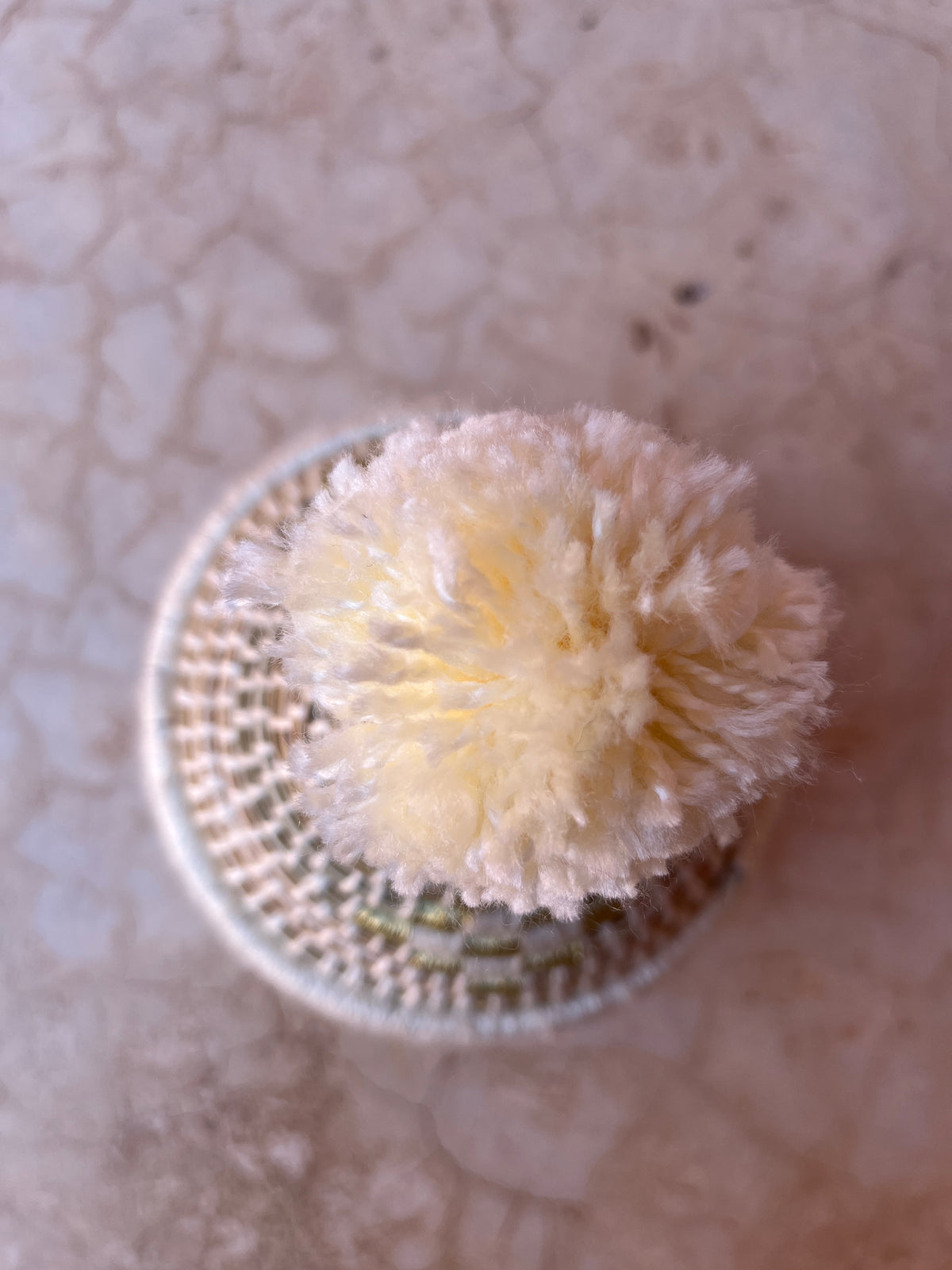 KORB MIT DECKEL - WEISS