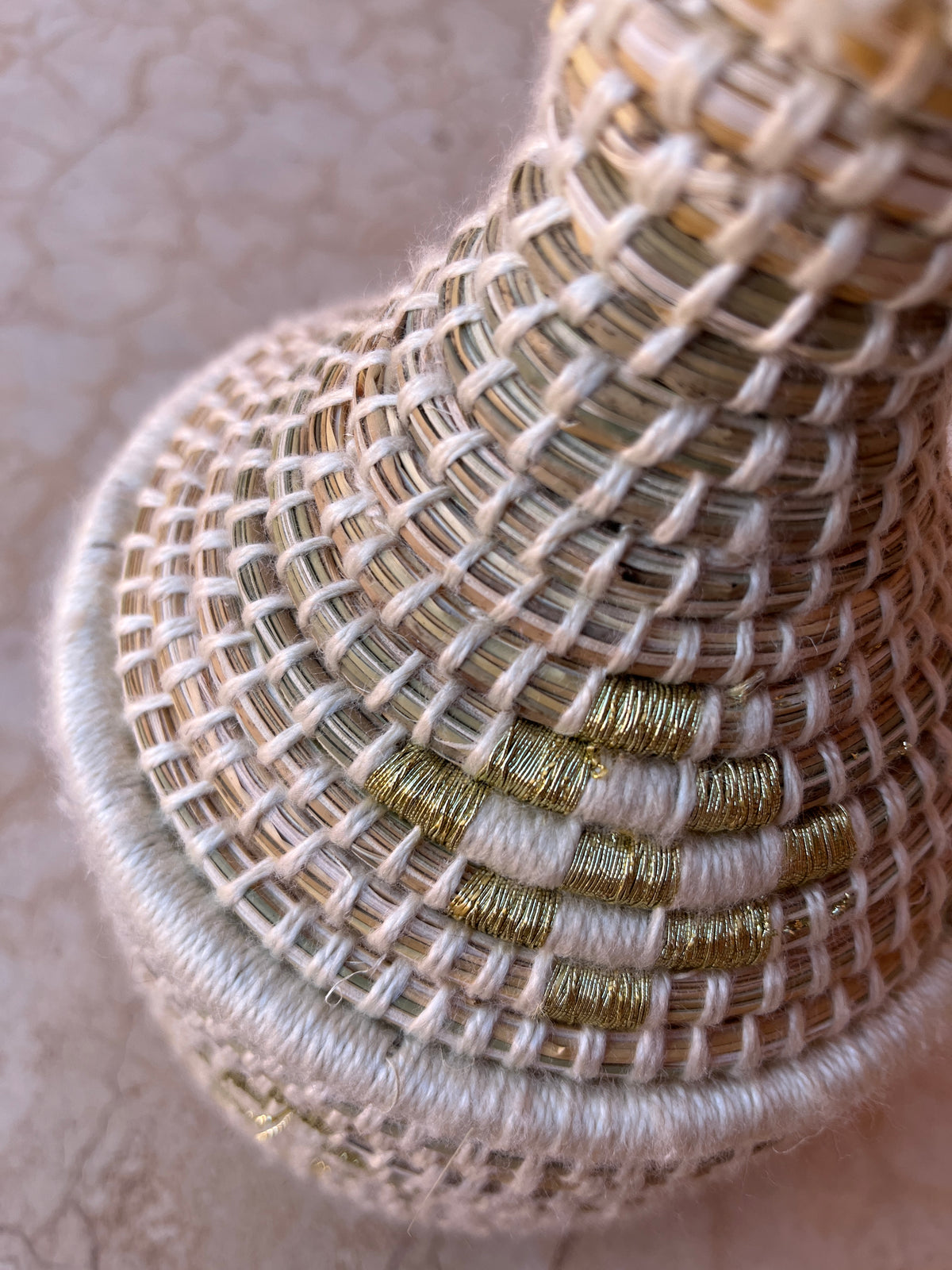 KORB MIT DECKEL - WEISS