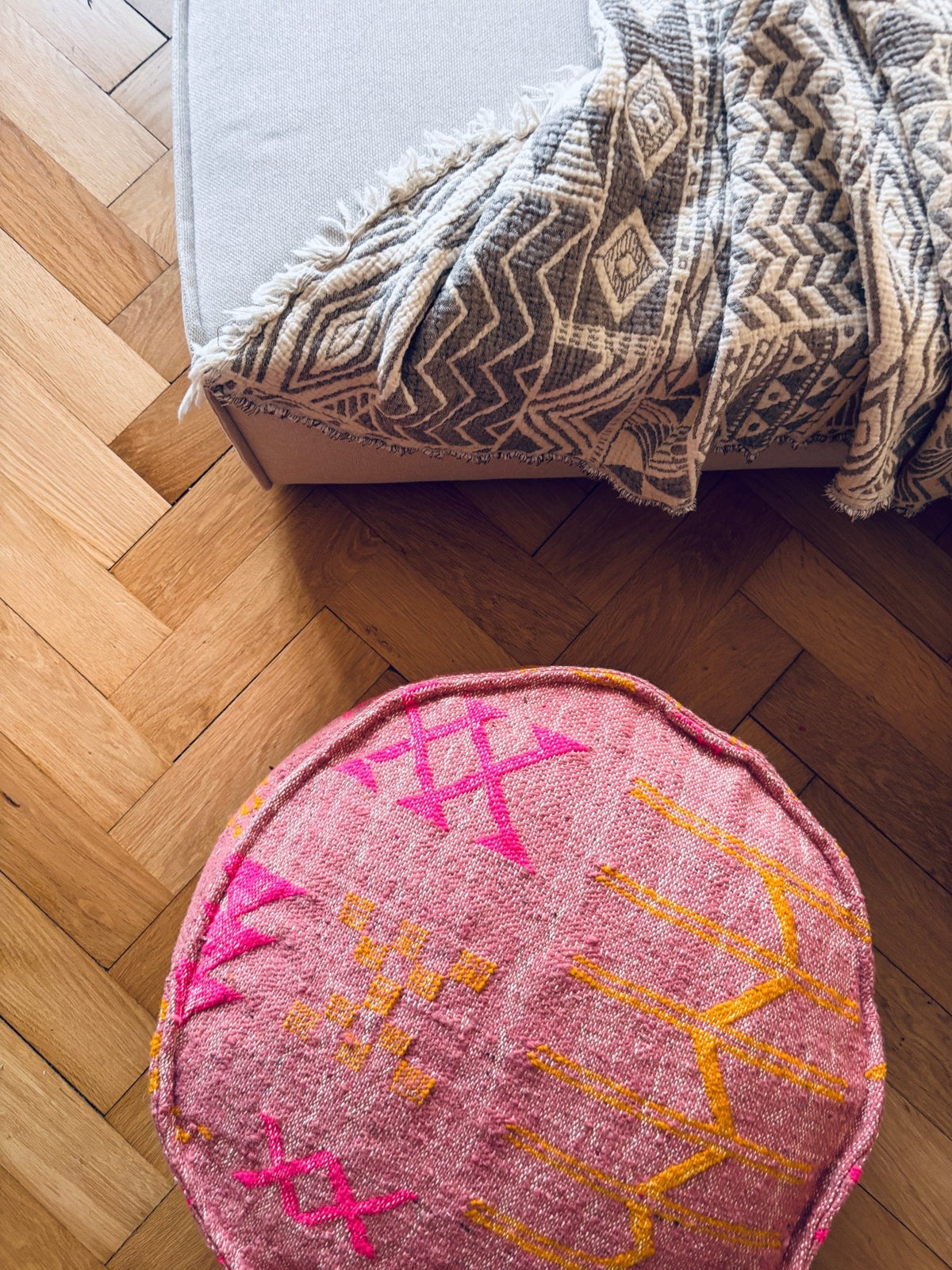 Bodenkissen - Colorful Line Round - Pink Edition