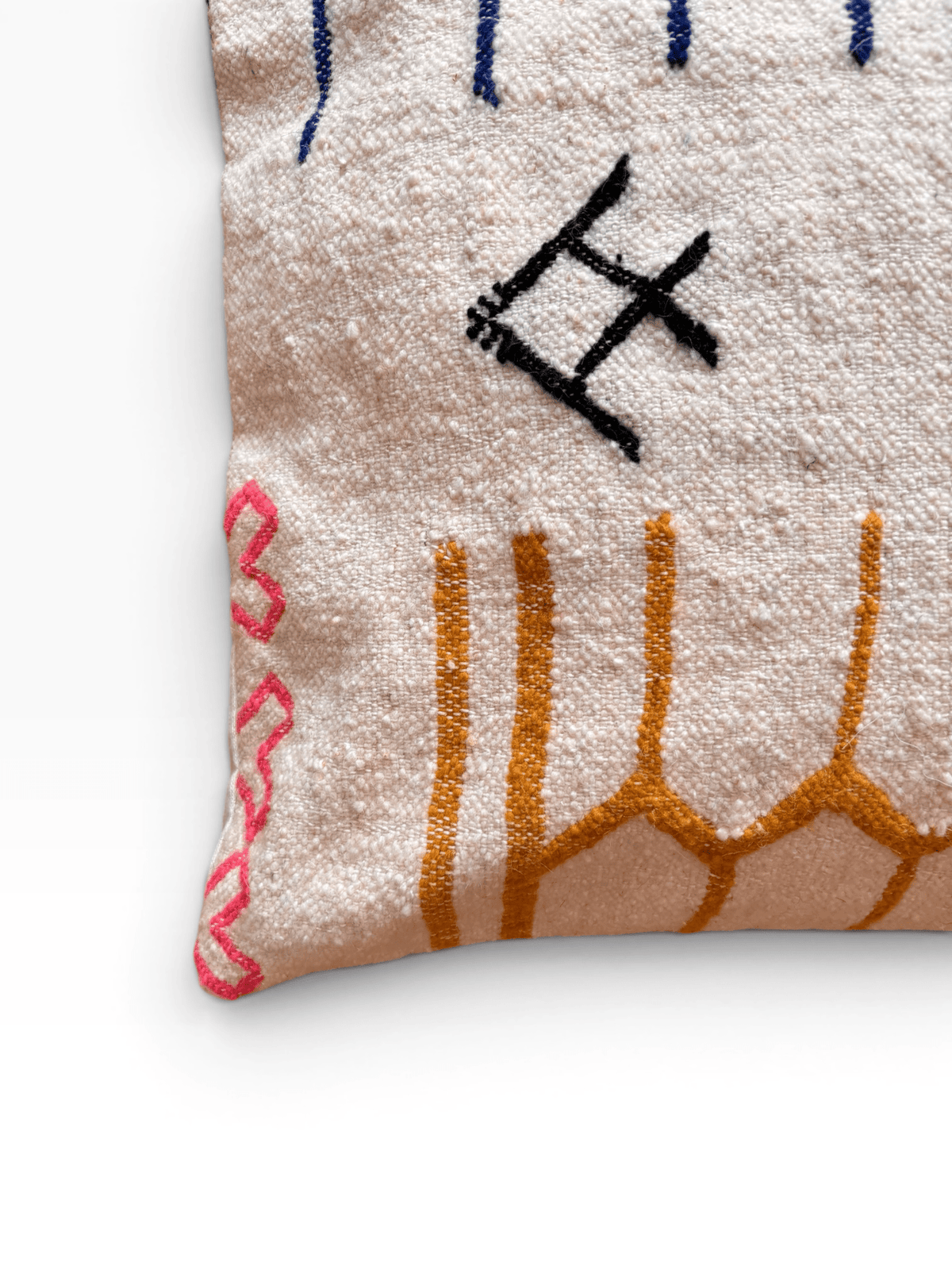 LEY! Kissen – Colorful Line 60x60 von LEY!: Beige, handgefertigt im Marrakesch-Stil mit buntem Muster.