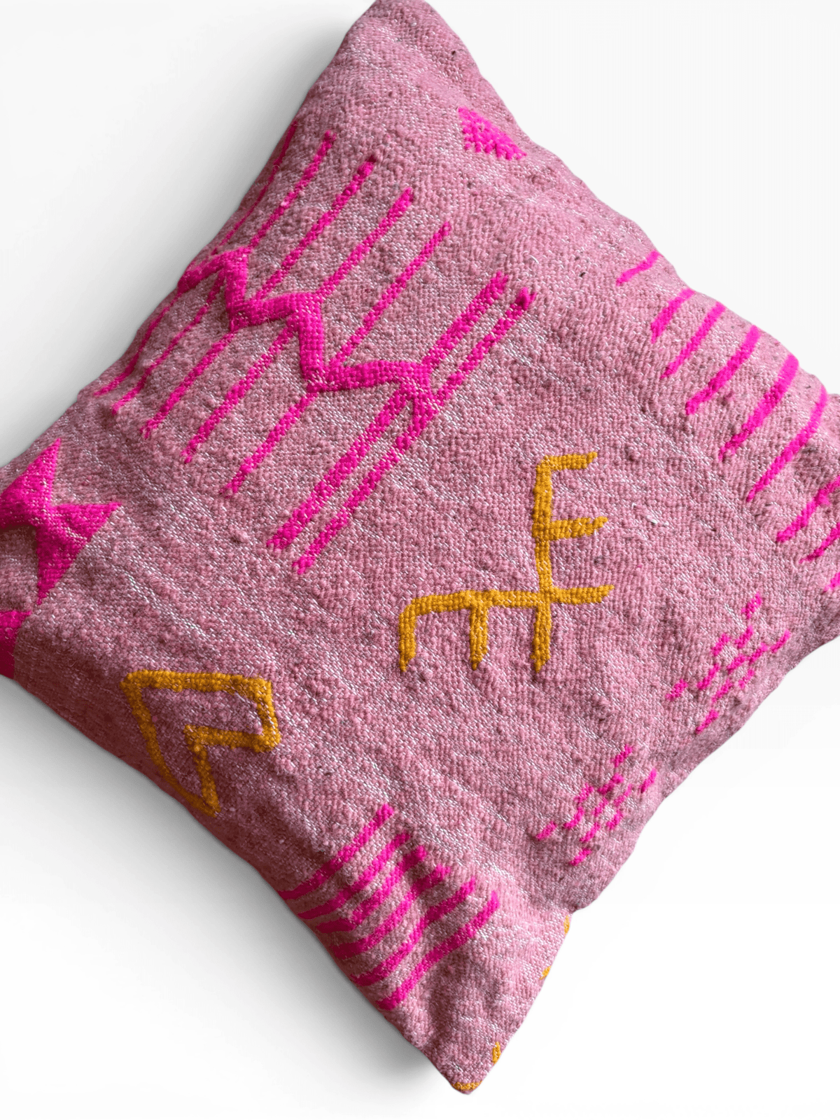 LEY! Kissen – Colorful Line Pink Edition 60 x 60, mit gelben und magentafarbenen Mustern auf weißem Hintergrund. Marke: LEY!.