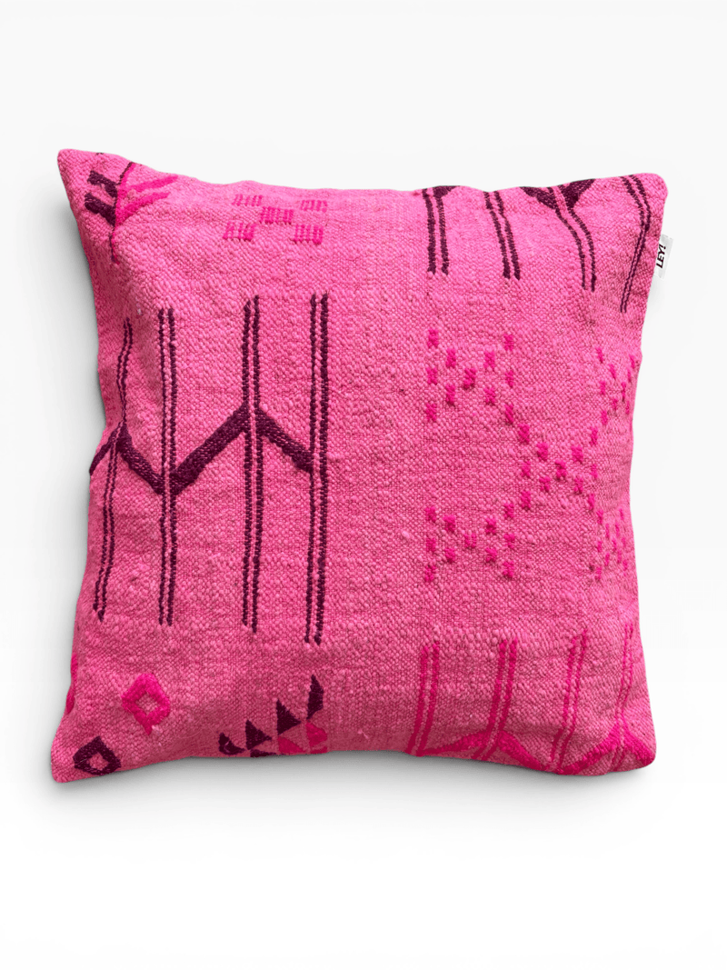 LEY! Kissen – Colorful Line – Pink Edition 50 x 50 cm: rosa, quadratisch, mit geometrischen Mustern in Lila und Magenta.