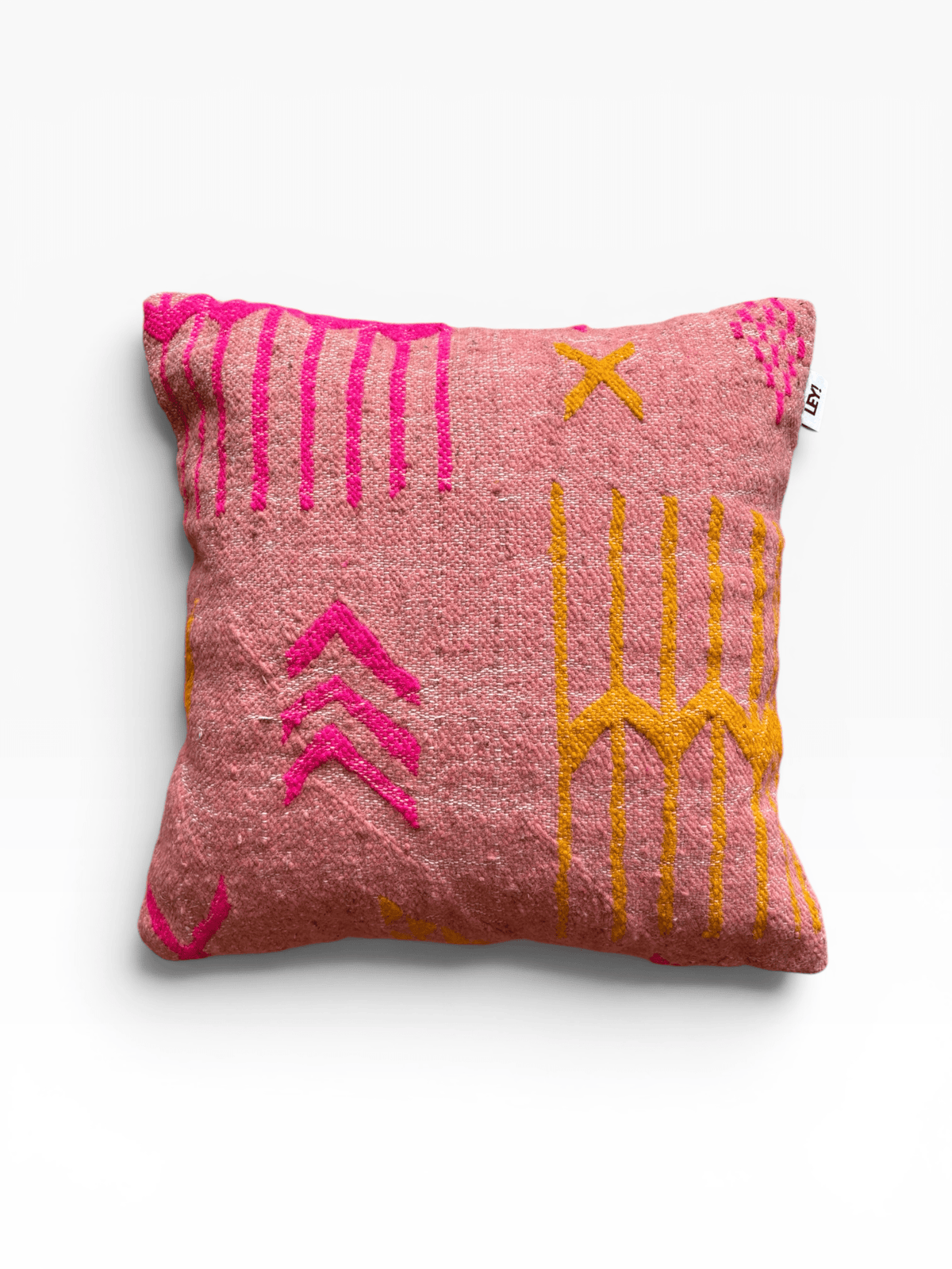 LEY! Kissen – Colorful Line, Terracotta Edition: Kissen im Format 50 x 50 cm mit geometrischem Strukturmuster in Rosa und Orange.
