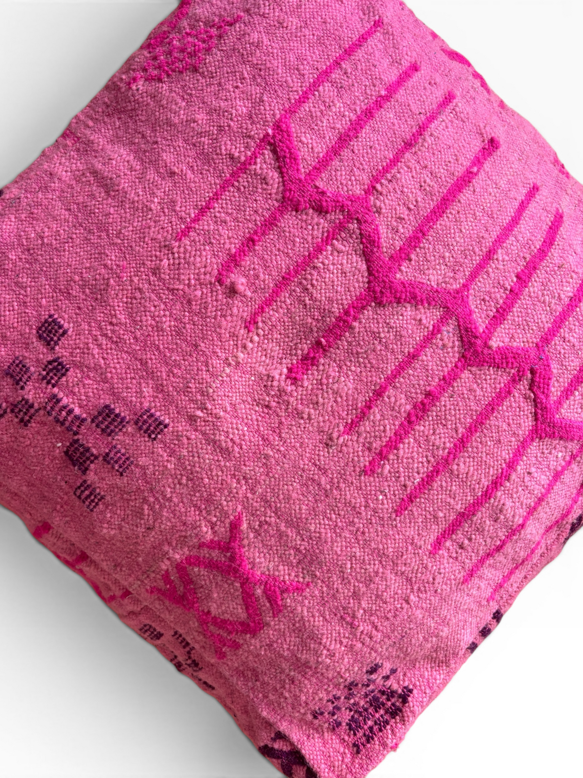 LEY! Bodenkissen – Colorful Line – Pink Edition: Quadratisches rosa Kissen mit geometrischen Mustern, ideal als schickes Deko-Highlight.