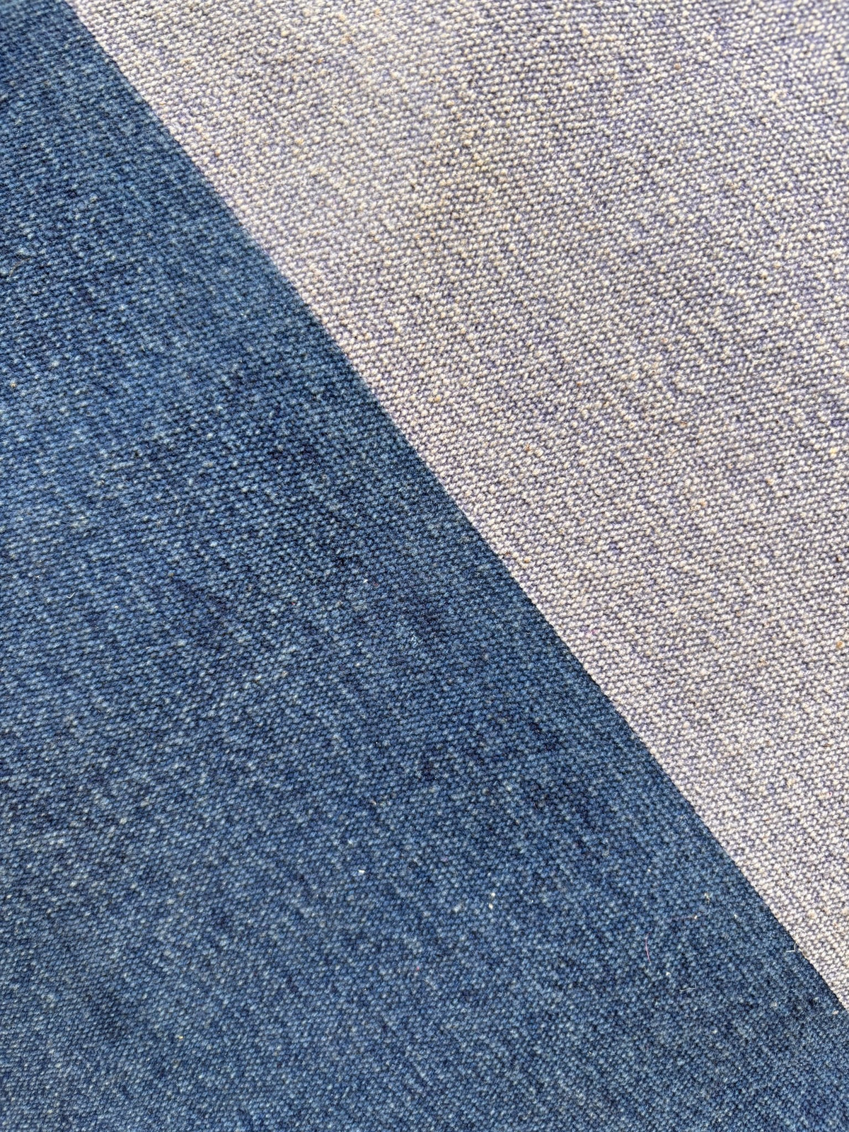Bodenkissen - Bold Line - Nila