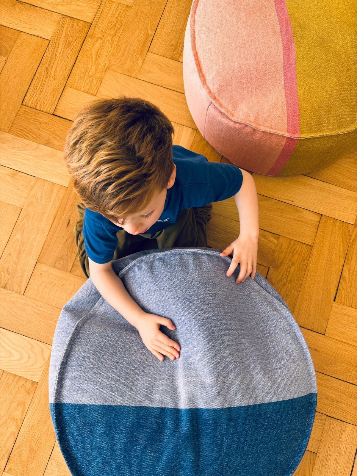 Bodenkissen - Bold Line Round - Nila