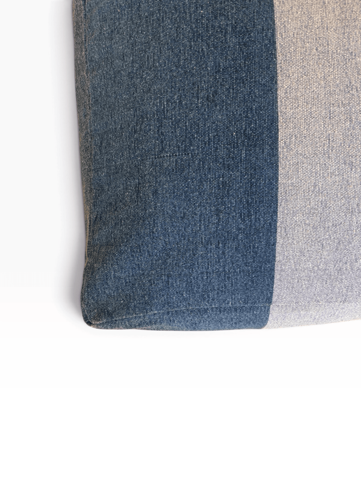 Bodenkissen - Bold Line - Nila