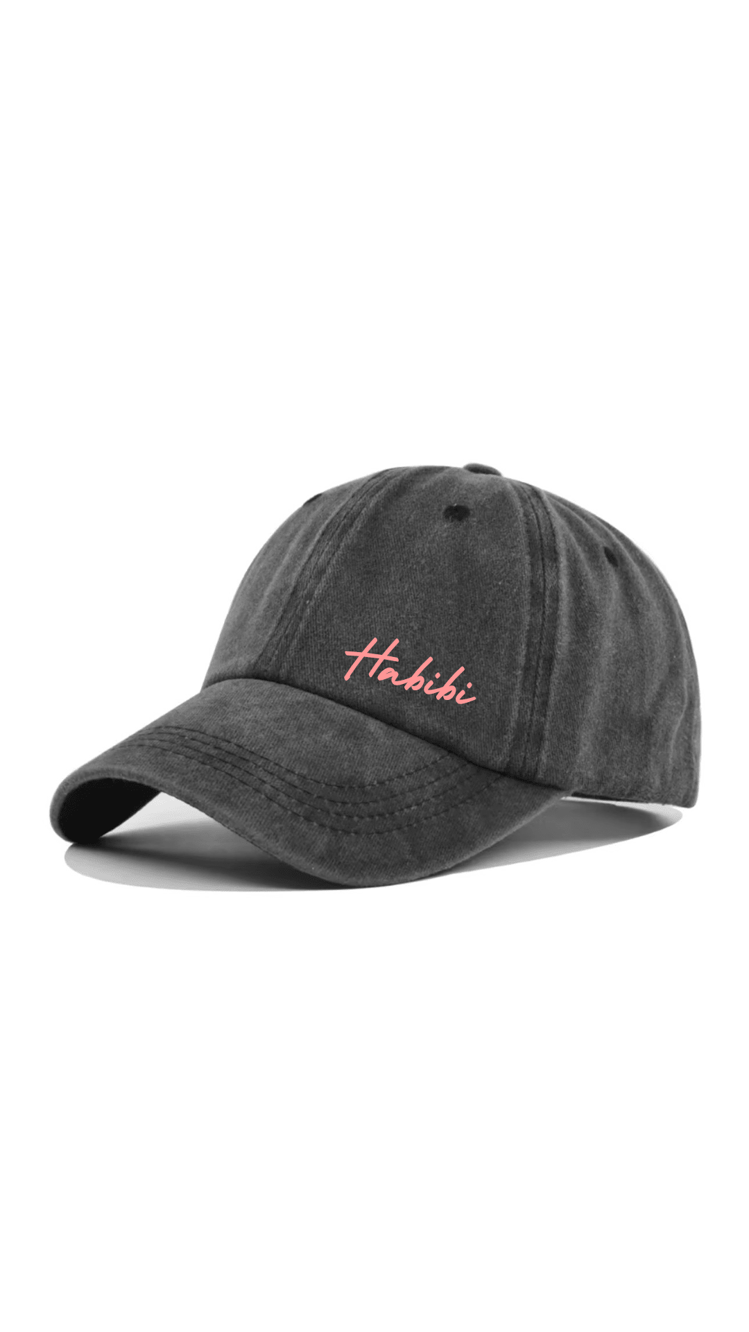 Die LEY! „Habibi“-Kappe in Rosa verfügt über eine rosa Stickerei, einen Vintage-Wasch-Look und einen verstellbaren Verschluss.