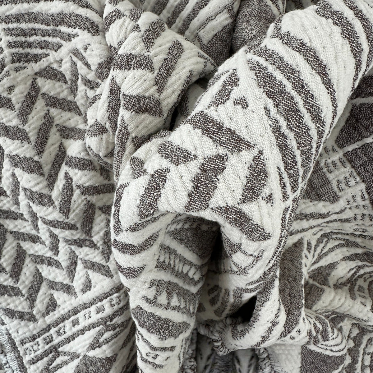 CALMA Musselin Decke - Grau-Braun - 1,50 x 2,40 m